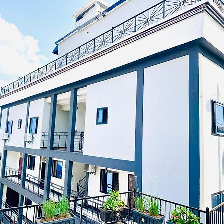 Royal Hillside Apartments And Hotels Yaoundé Екстериор снимка