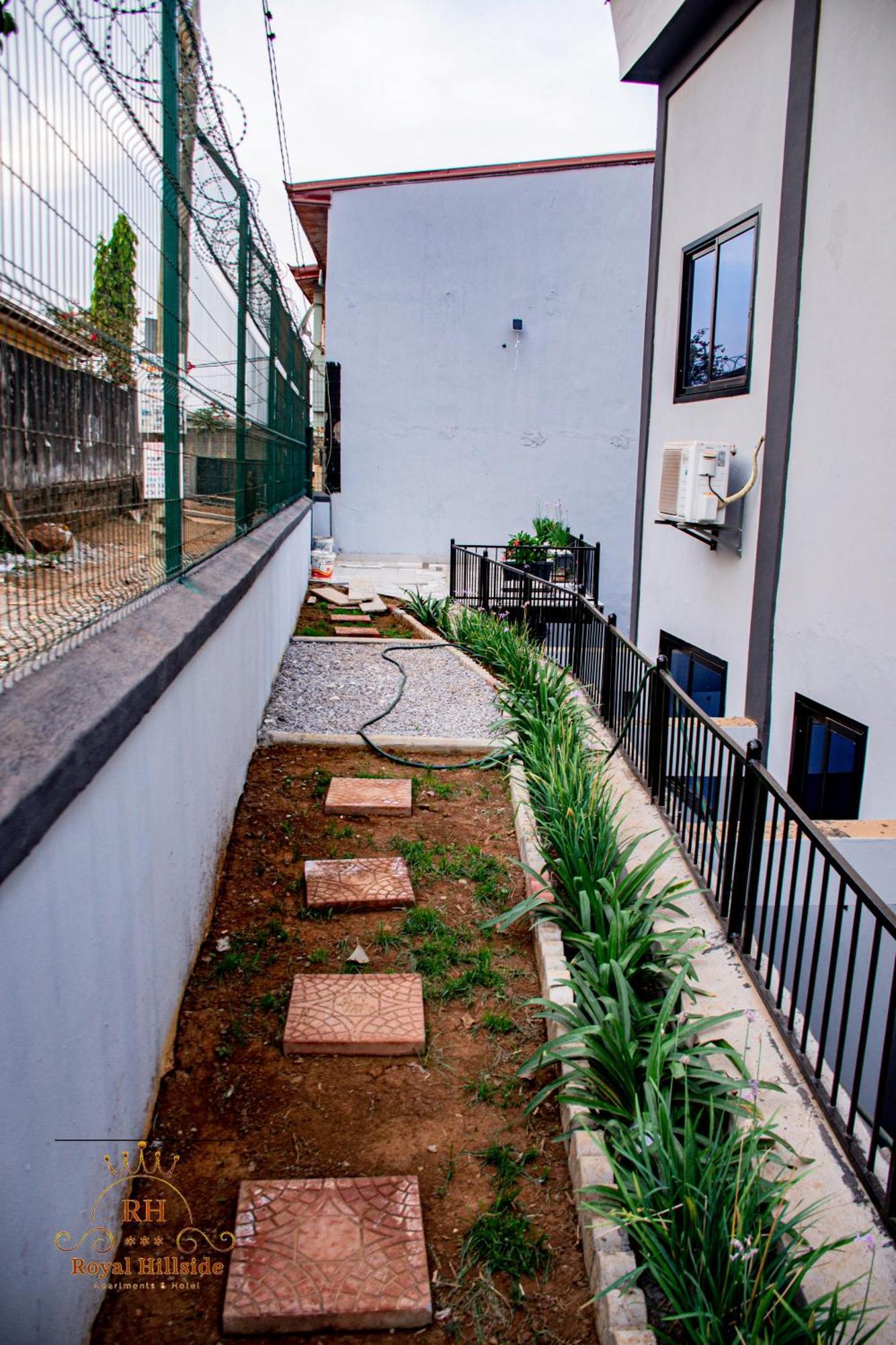 Royal Hillside Apartments And Hotels Yaoundé Екстериор снимка