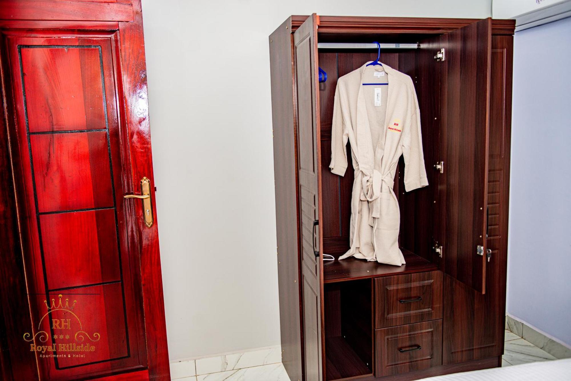 Royal Hillside Apartments And Hotels Yaoundé Екстериор снимка