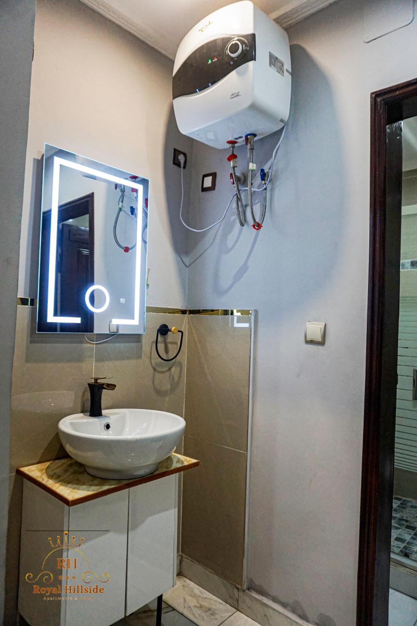 Royal Hillside Apartments And Hotels Yaoundé Екстериор снимка