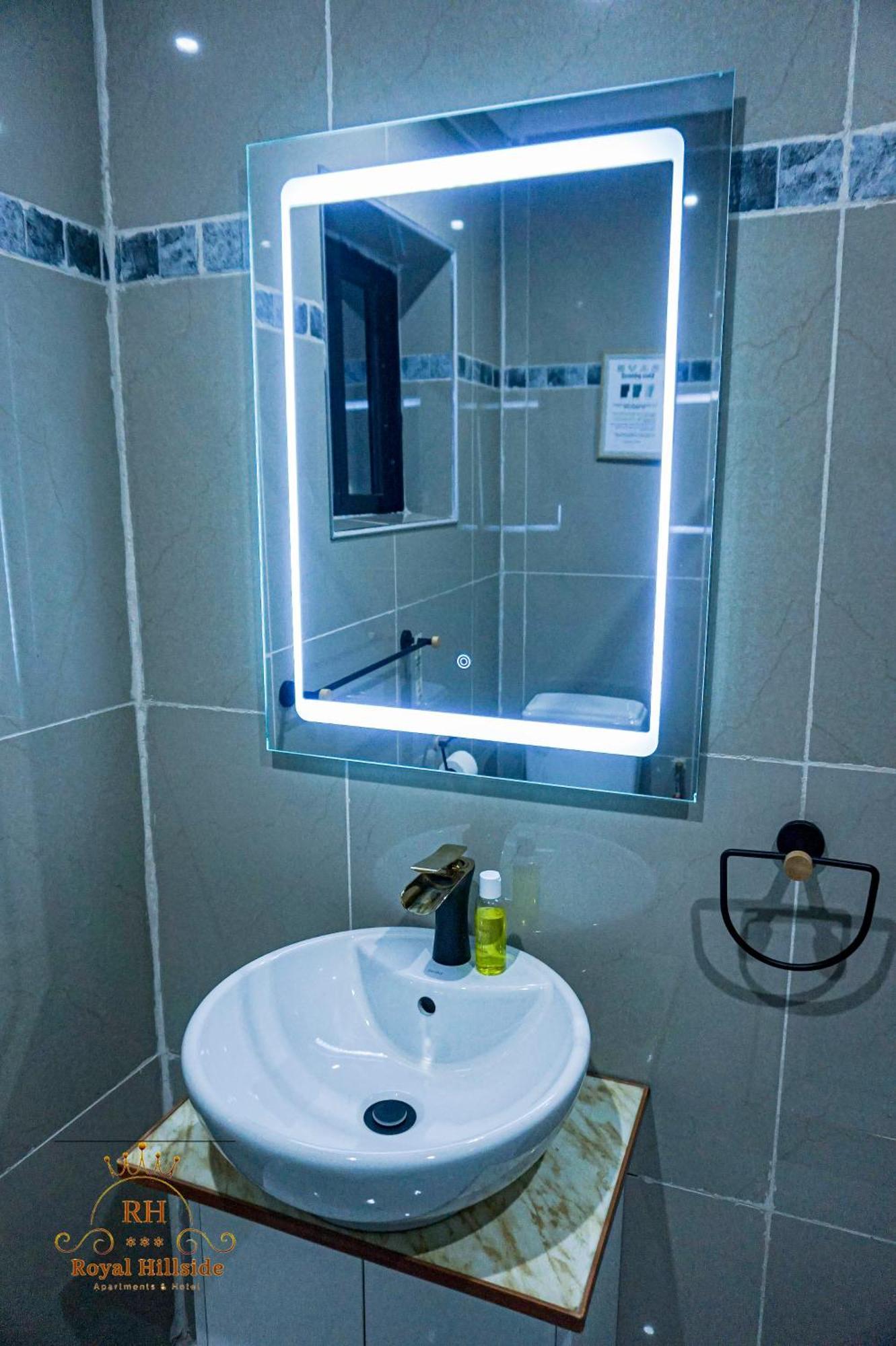 Royal Hillside Apartments And Hotels Yaoundé Екстериор снимка
