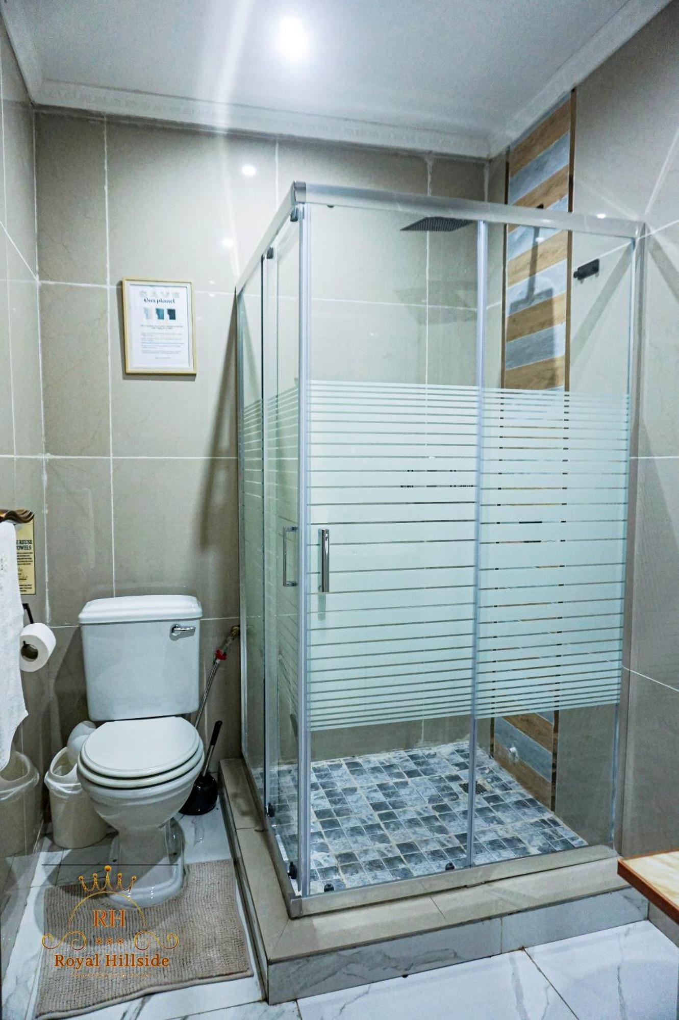 Royal Hillside Apartments And Hotels Yaoundé Стая снимка